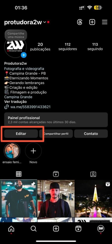 Captura de tela de um perfil do Instagram no modo escuro, mostrando o nome de usuário, a descrição (Bio no Instagram) com emojis e informações de contato. Um botão 'Editar' está em destaque com um retângulo vermelho, ilustrando o processo de alteração da Bio no Instagram.